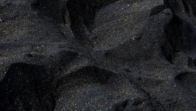 استخدامات الرمال السوداء